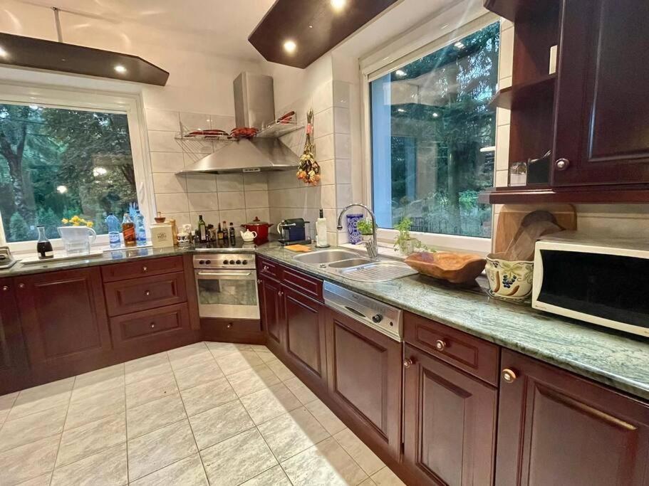 Beautiful Villa With Garden In Milanowek Dış mekan fotoğraf